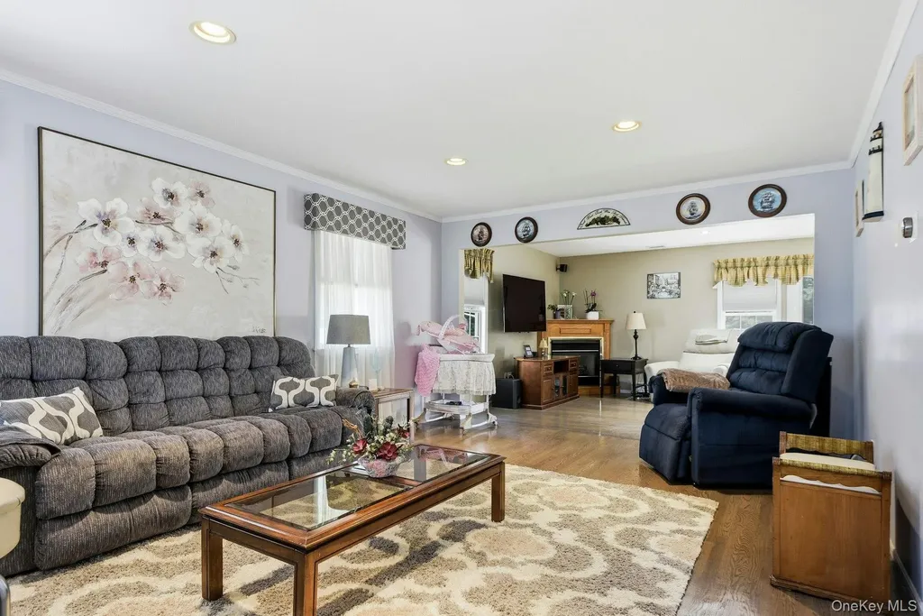35 Dennis Lane Bethpage NY 11714