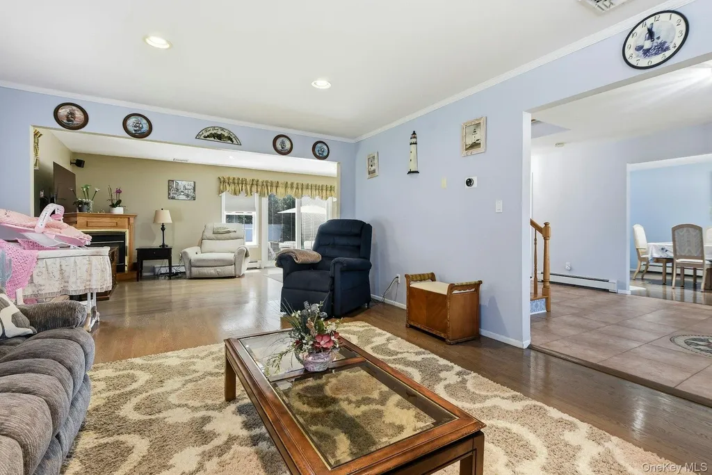 35 Dennis Lane Bethpage NY 11714
