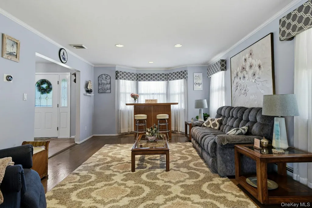 35 Dennis Lane Bethpage NY 11714