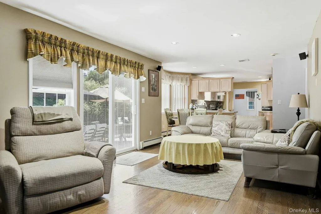 35 Dennis Lane Bethpage NY 11714