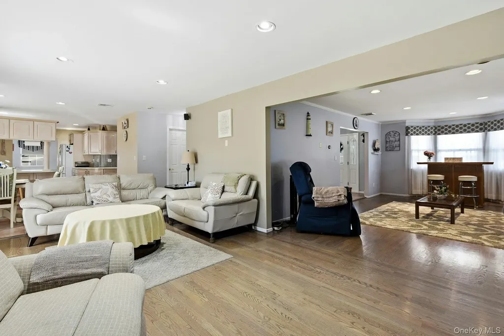 35 Dennis Lane Bethpage NY 11714