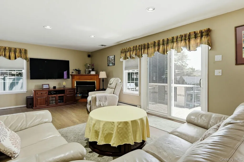35 Dennis Lane Bethpage NY 11714