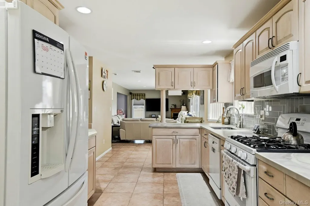 35 Dennis Lane Bethpage NY 11714