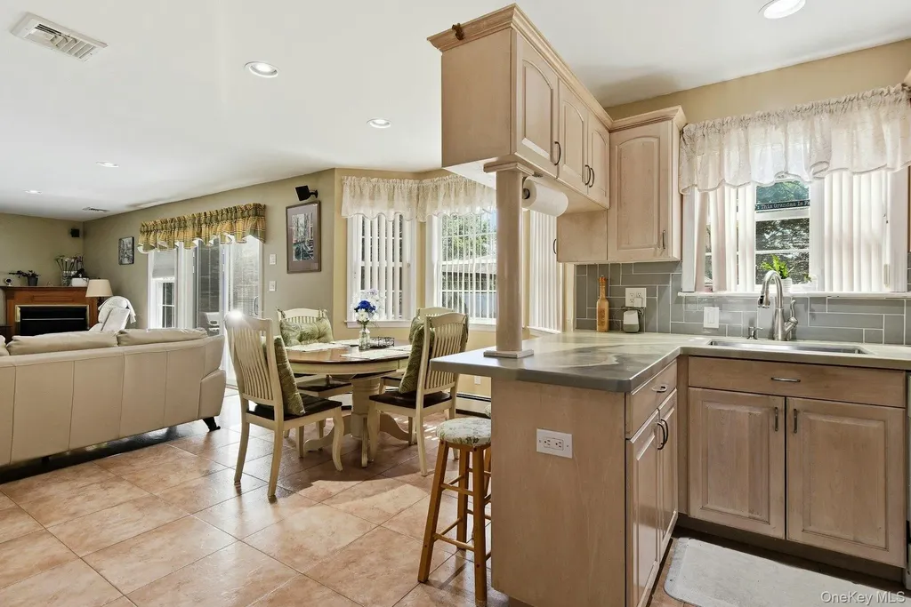 35 Dennis Lane Bethpage NY 11714