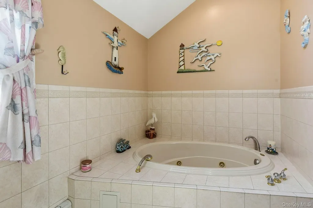 35 Dennis Lane Bethpage NY 11714