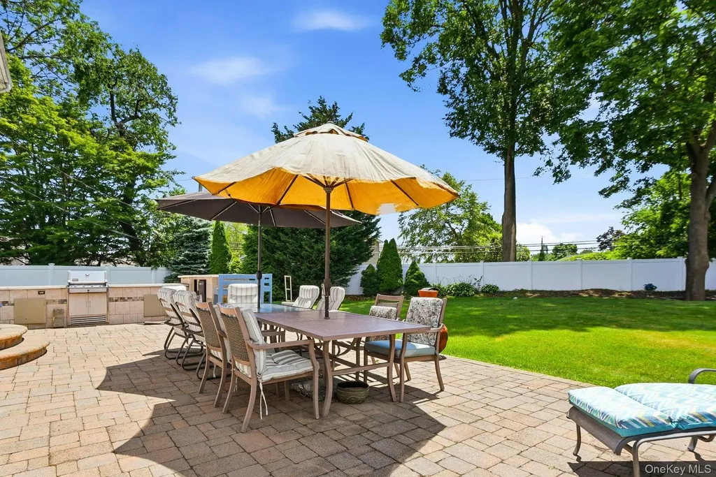 35 Dennis Lane Bethpage NY 11714