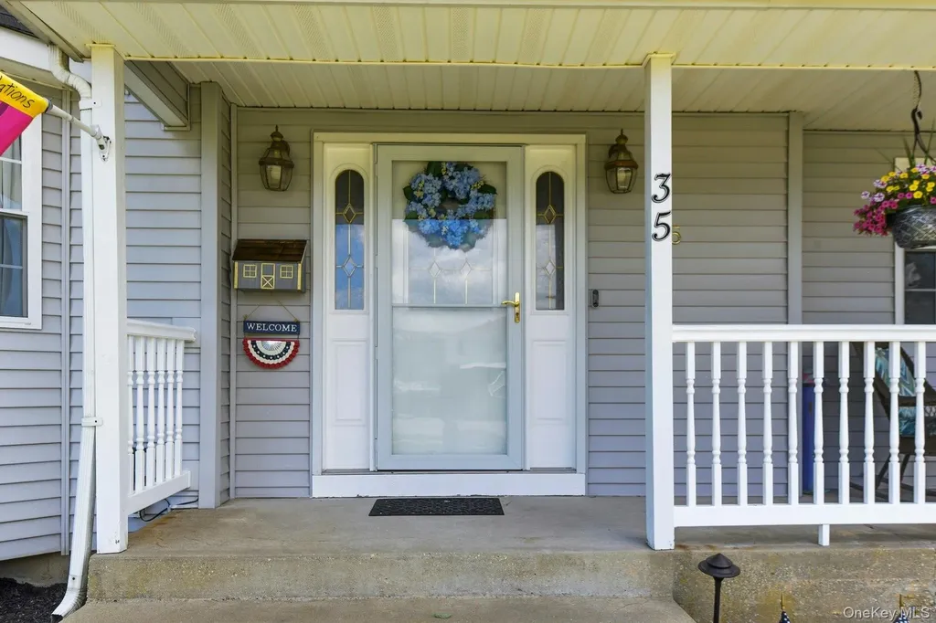 35 Dennis Lane Bethpage NY 11714