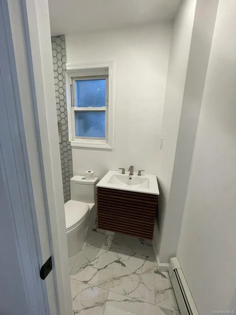 24607 137th Road Rosedale NY 11422