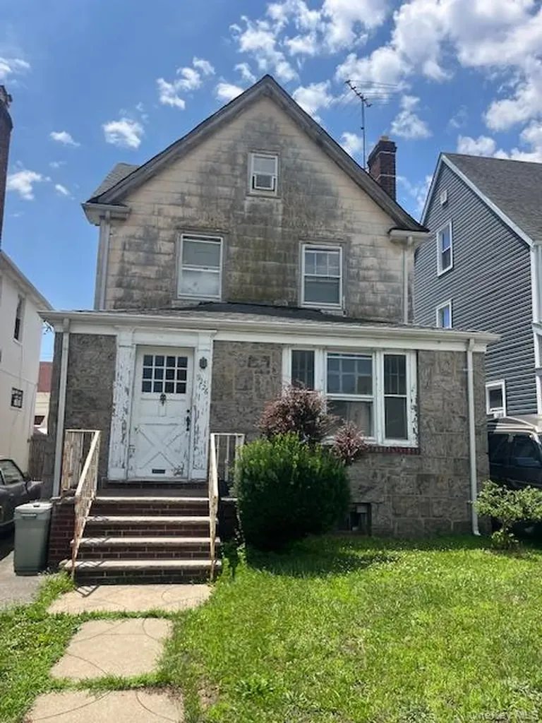 9226 217th Street Queens Village NY 11428