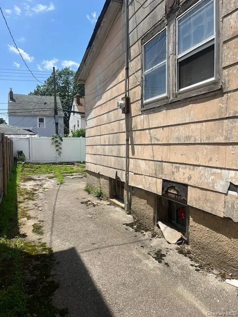 9226 217th Street Queens Village NY 11428
