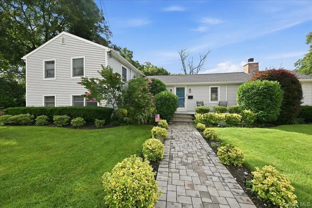 56 Glen Cove Drive Glen Head NY 11545