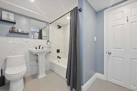 56 Glen Cove Drive Glen Head NY 11545