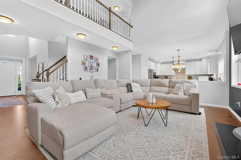 48 E Van Buren Way Hopewell Junction NY 12533