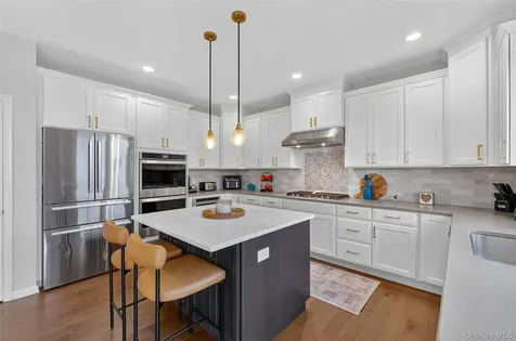 48 E Van Buren Way Hopewell Junction NY 12533