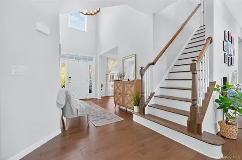 48 E Van Buren Way Hopewell Junction NY 12533