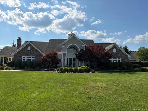 48 E Van Buren Way Hopewell Junction NY 12533