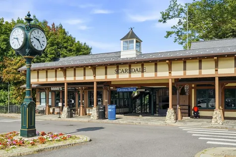 7 Chateaux Circle Scarsdale NY 10583