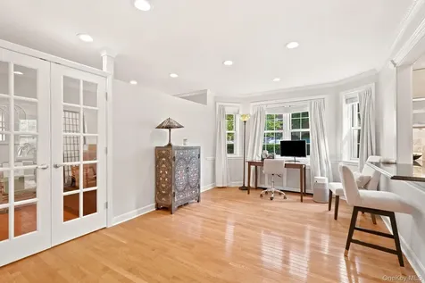 7 Chateaux Circle Scarsdale NY 10583