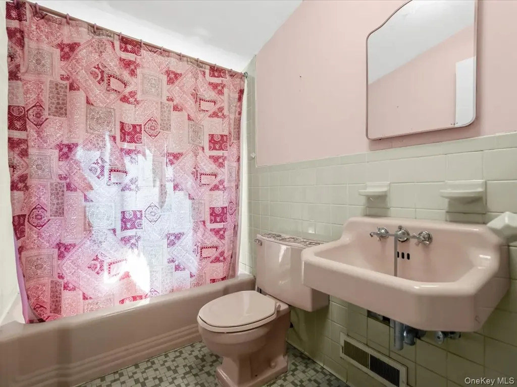 42 Berkshire Road Yonkers NY 10710