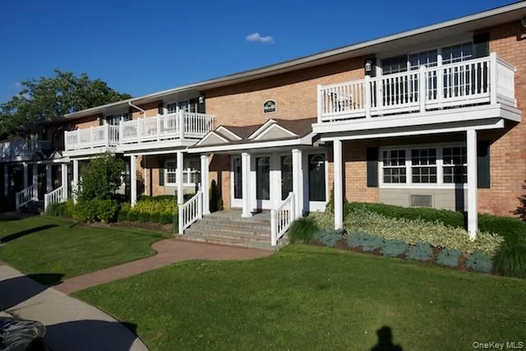 2 Claire Court West Babylon NY 11704