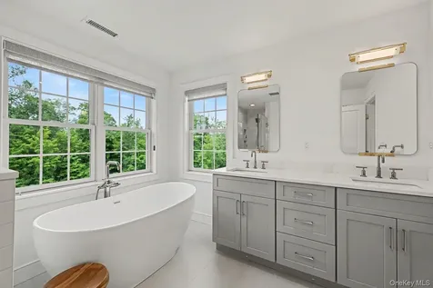 17 Stableview Lane Brewster NY 10509