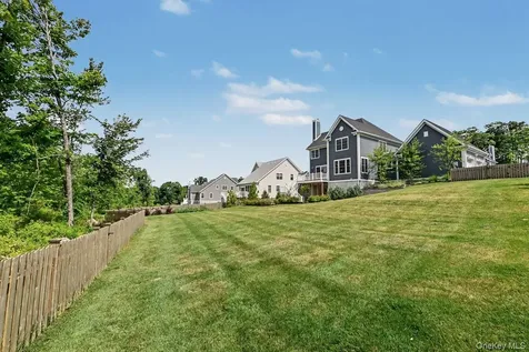 17 Stableview Lane Brewster NY 10509