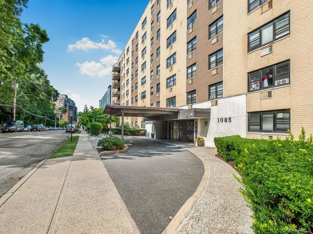 1085 Warburton Avenue Yonkers NY 10701