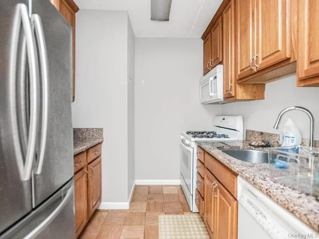 1085 Warburton Avenue Yonkers NY 10701