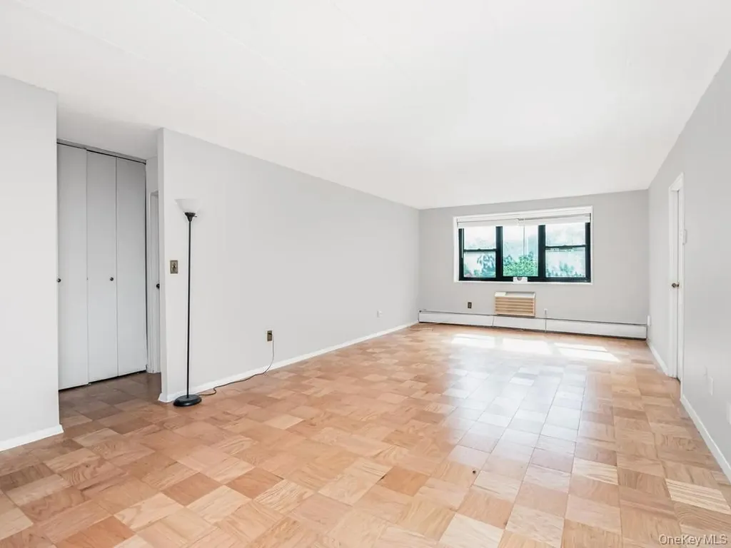1085 Warburton Avenue Yonkers NY 10701