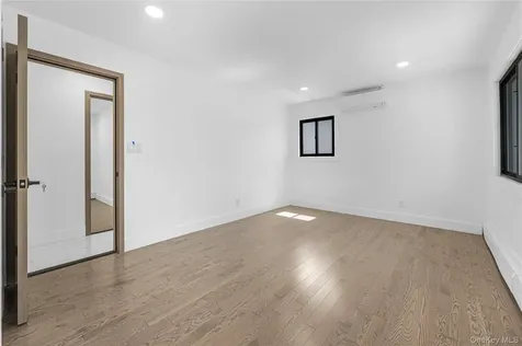 274 Central Park Road Plainview NY 11803