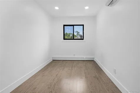 274 Central Park Road Plainview NY 11803