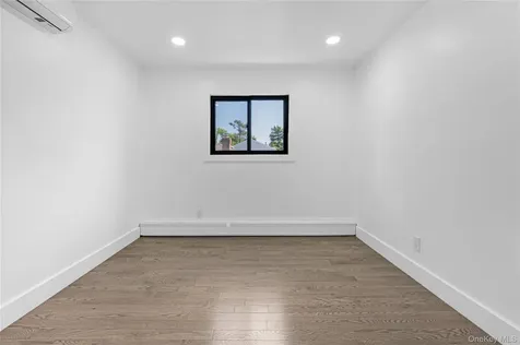 274 Central Park Road Plainview NY 11803