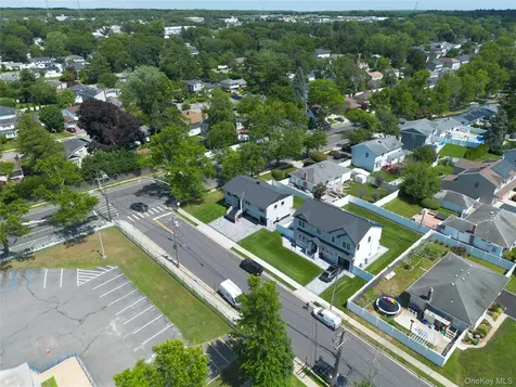 274 Central Park Road Plainview NY 11803