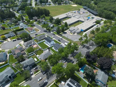 274 Central Park Road Plainview NY 11803