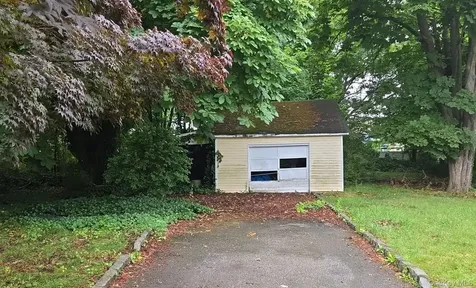 34 N Baldwin Place Massapequa NY 11758