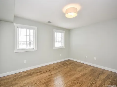 125 15th Avenue Sea Cliff NY 11579