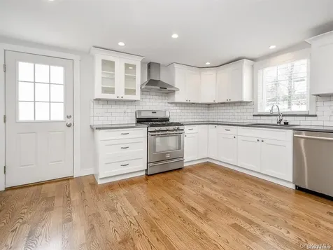 125 15th Avenue Sea Cliff NY 11579