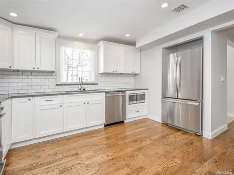 125 15th Avenue Sea Cliff NY 11579