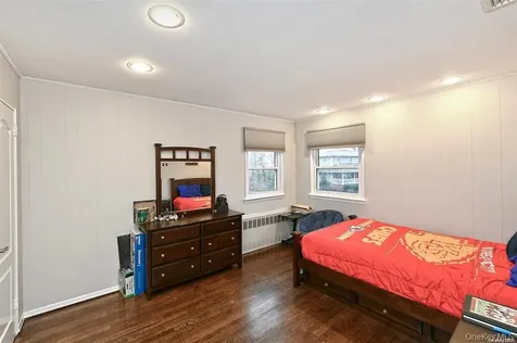 96 Phipps Lane Plainview NY 11803