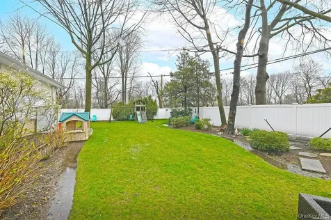 96 Phipps Lane Plainview NY 11803