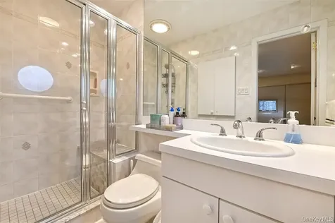 96 Phipps Lane Plainview NY 11803