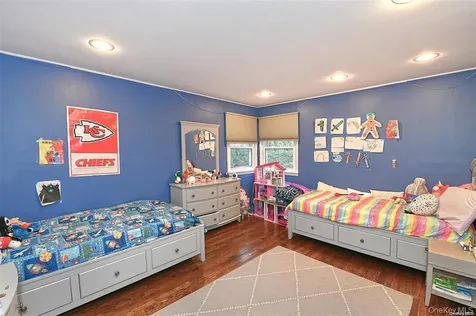 96 Phipps Lane Plainview NY 11803