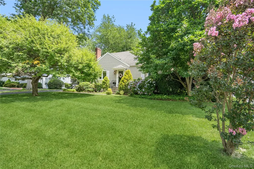 21 Circle Drive Glen Cove NY 11542