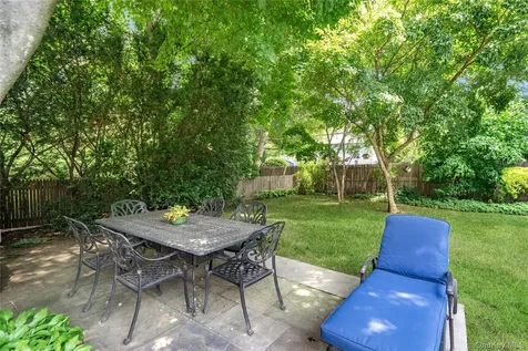 21 Circle Drive Glen Cove NY 11542