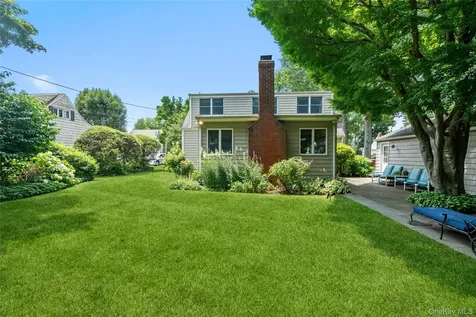 21 Circle Drive Glen Cove NY 11542