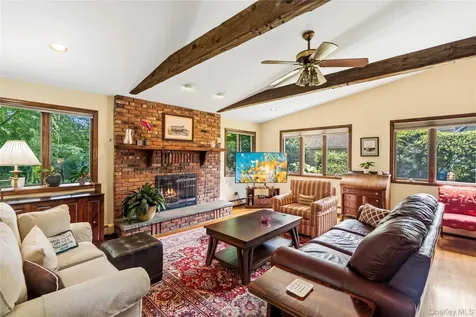21 Circle Drive Glen Cove NY 11542
