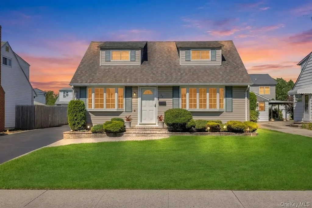 42 Crescent Street Hicksville NY 11801