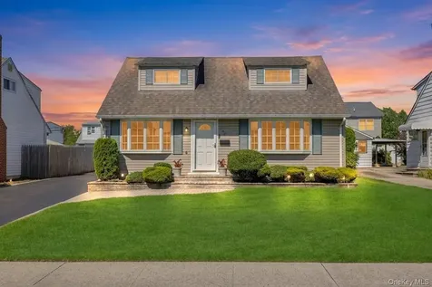 42 Crescent Street Hicksville NY 11801
