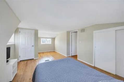 42 Crescent Street Hicksville NY 11801