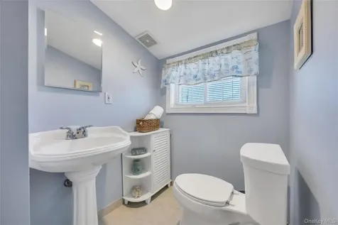 42 Crescent Street Hicksville NY 11801